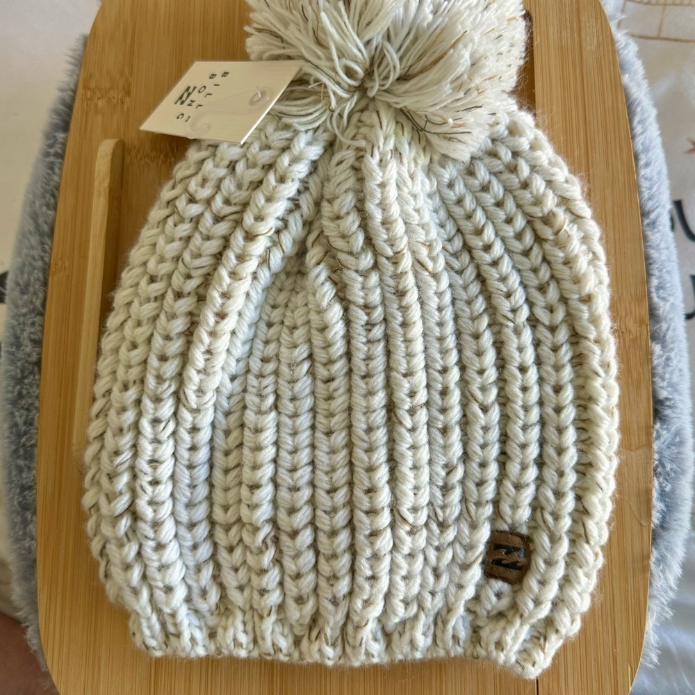 NWT Billabong Knit Beanie with Pom